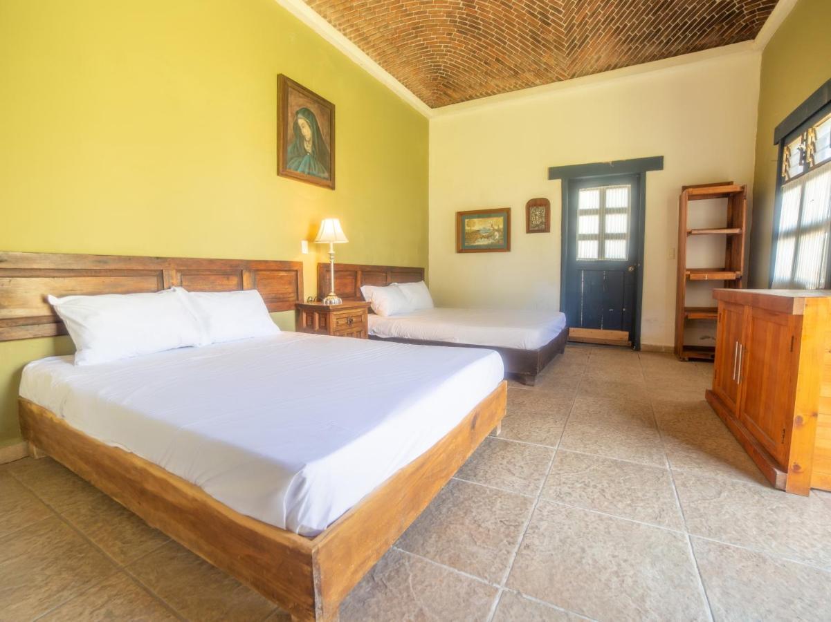 Отель Hacienda Tzintzimeo Морелия Экстерьер фото