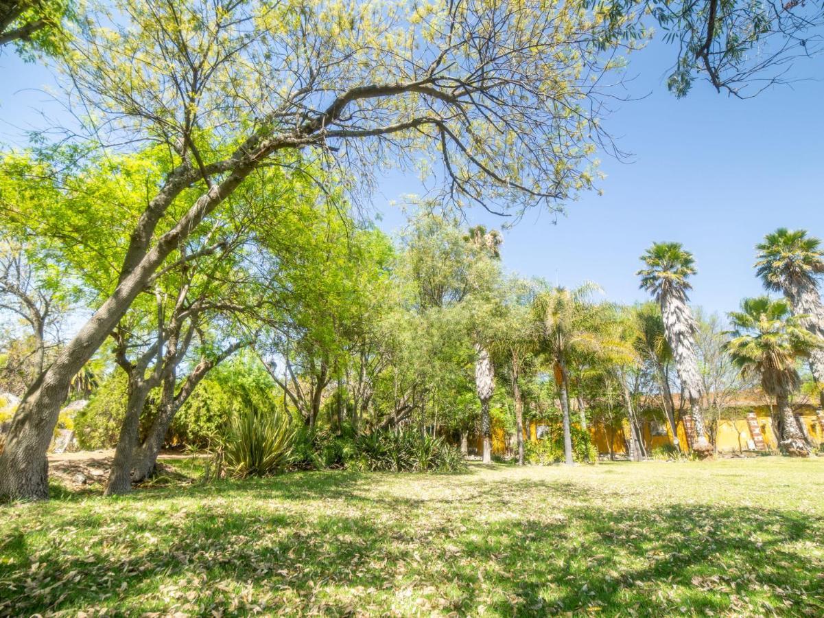 Отель Hacienda Tzintzimeo Морелия Экстерьер фото