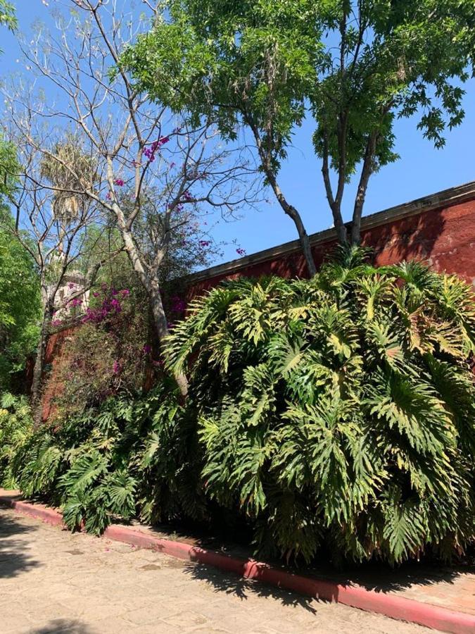 Отель Hacienda Tzintzimeo Морелия Экстерьер фото